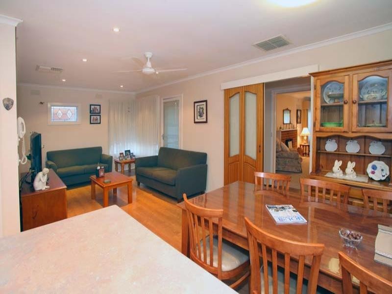 25 Huxley Avenue, Mulgrave VIC 3170