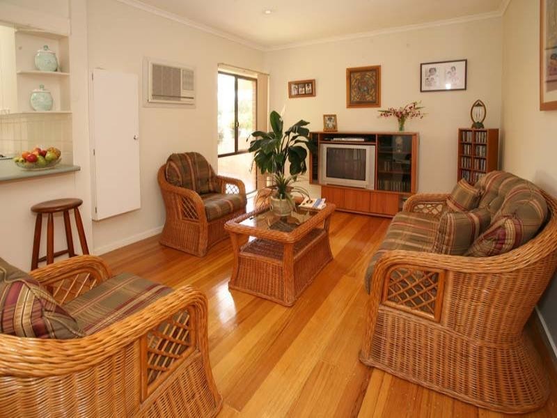 22 Halls Parade, Mitcham VIC 3132