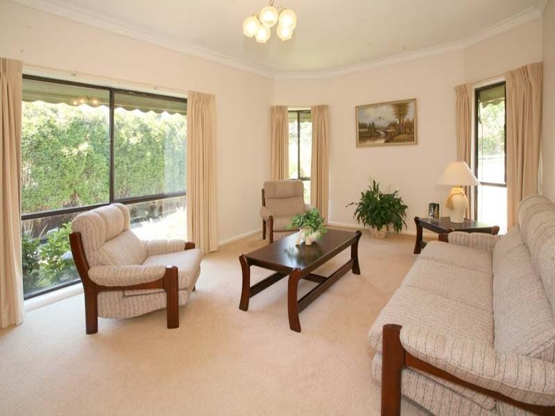 22 Halls Parade, Mitcham VIC 3132