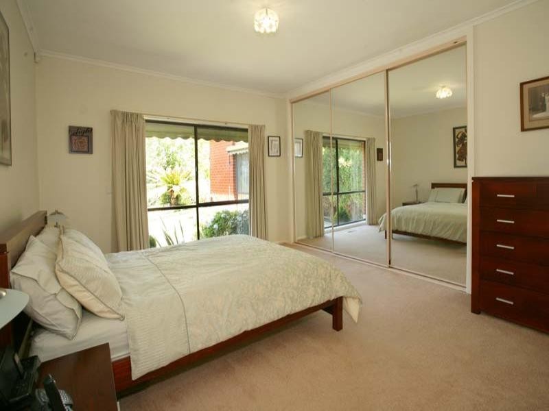 22 Halls Parade, Mitcham VIC 3132