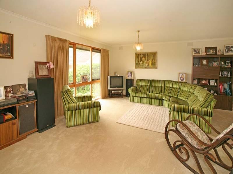 13 Ferres Court, Glen Waverley VIC 3150