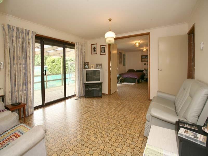 13 Ferres Court, Glen Waverley VIC 3150