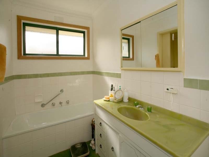 28 Earlwood Drive, Wheelers Hill VIC 3150