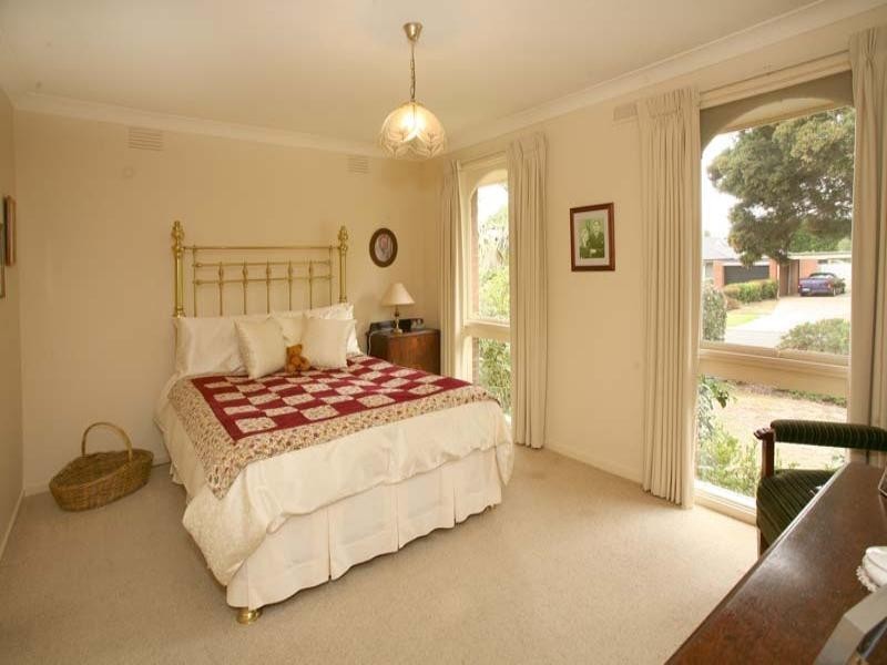 13 Summerhill Avenue, Wheelers Hill VIC 3150