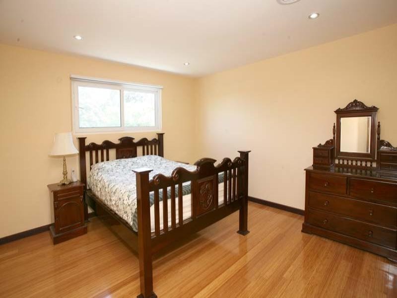 5 Delfin Court, Glen Waverley VIC 3150