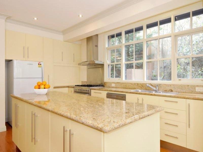 4 Carmel Court, Balwyn VIC 3103