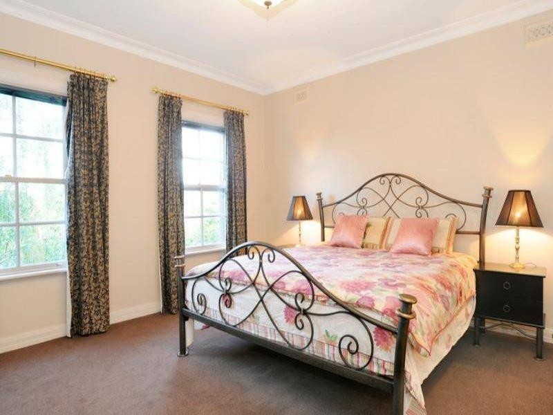 4 Carmel Court, Balwyn VIC 3103