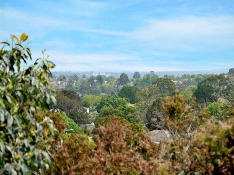 4 Carmel Court, Balwyn VIC 3103