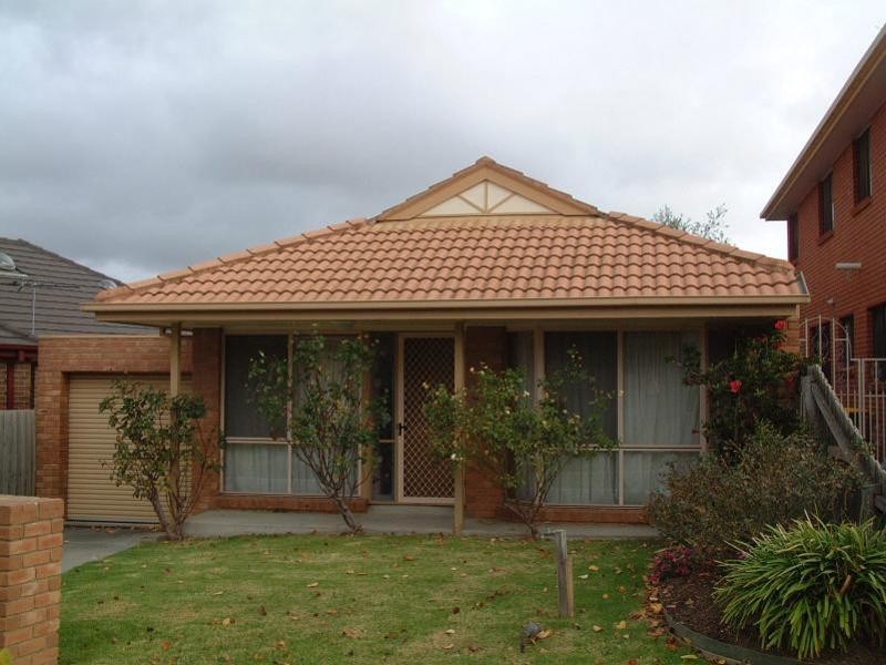 24 Robinson Drive, Burwood VIC 3125