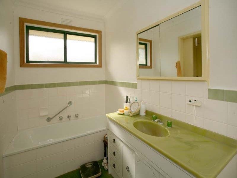 28 Earlwood Drive, Wheelers Hill VIC 3150