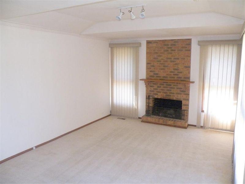 12 Glencroft Terrace, Wheelers Hill VIC 3150