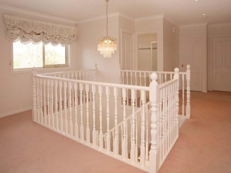 8 Epworth Court, Glen Waverley VIC 3150