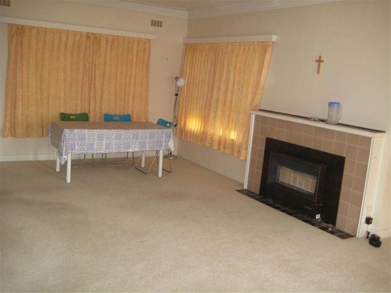 64 Bogong Avenue, Glen Waverley VIC 3150