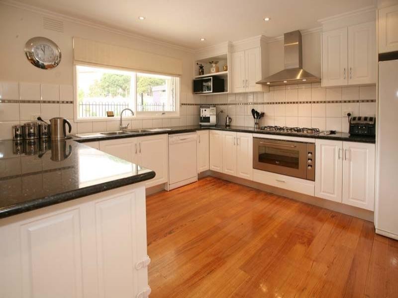 23 Crosby Drive, Glen Waverley VIC 3150