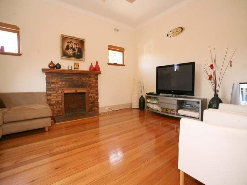 70 Ferntree Gully Road, Oakleigh East VIC 3166