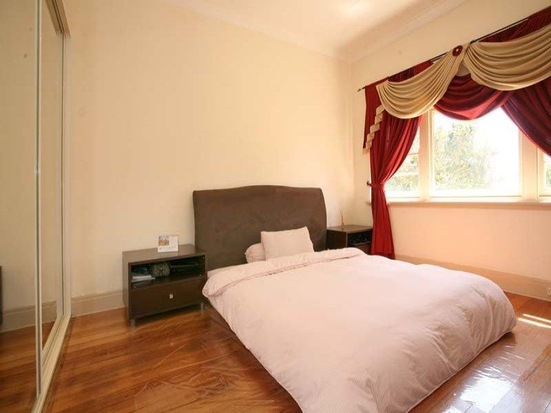 70 Ferntree Gully Road, Oakleigh East VIC 3166