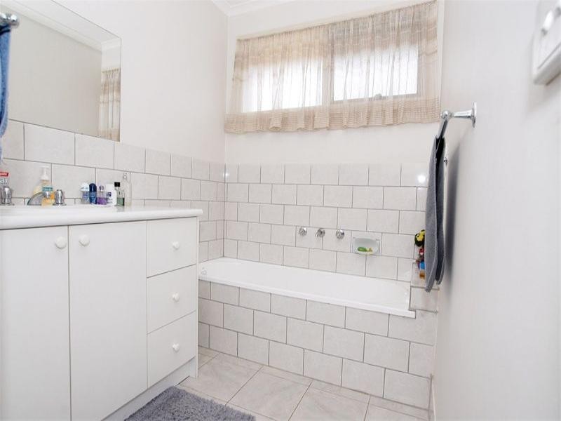 2/22 Highfield Avenue, Mulgrave VIC 3170