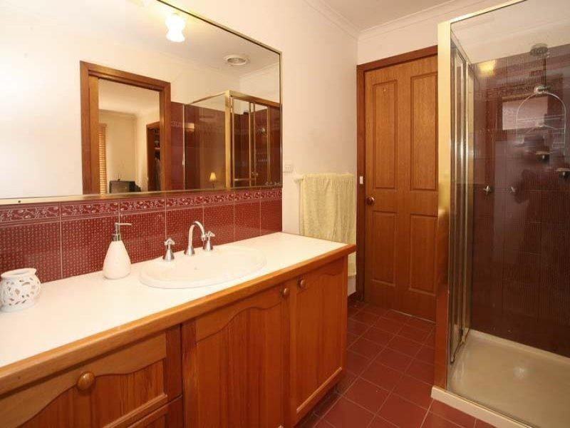 54 Torwood Avenue, Glen Waverley VIC 3150