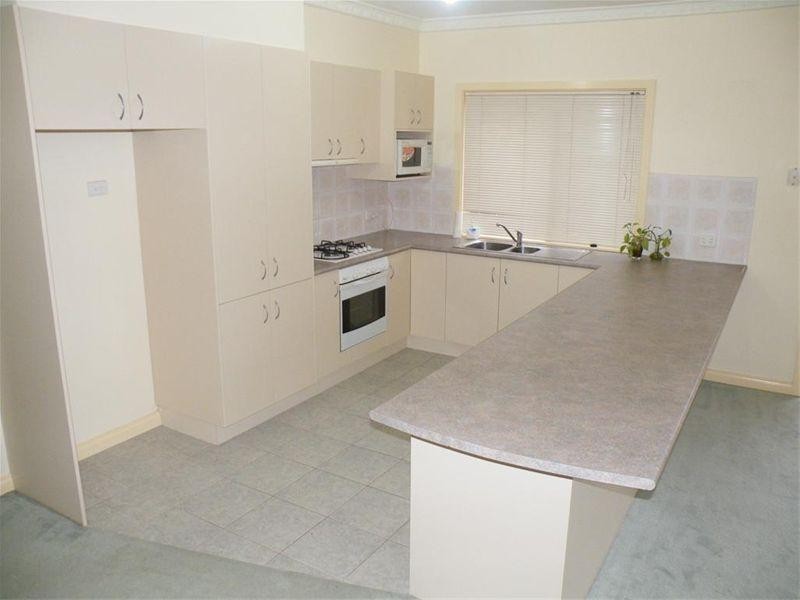 2/12 Beacon Street, Glen Waverley VIC 3150