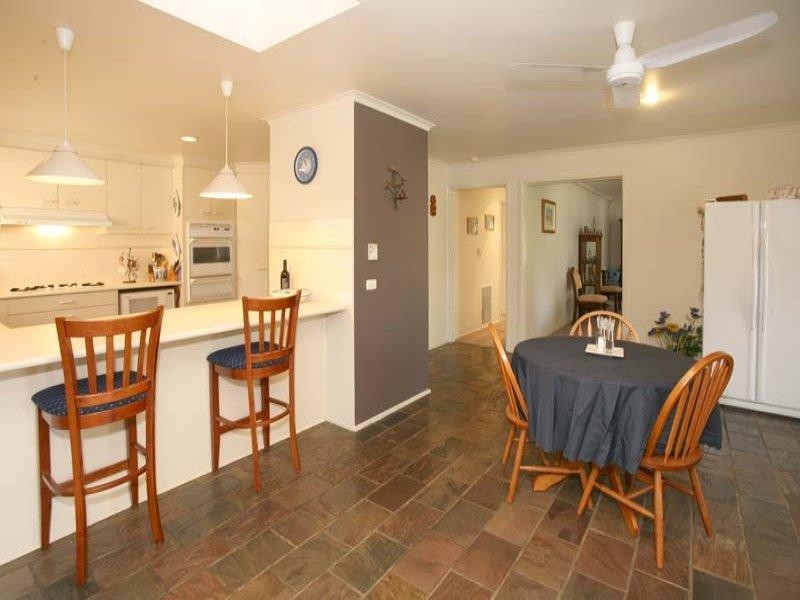 9 Maldon Court, Wheelers Hill VIC 3150