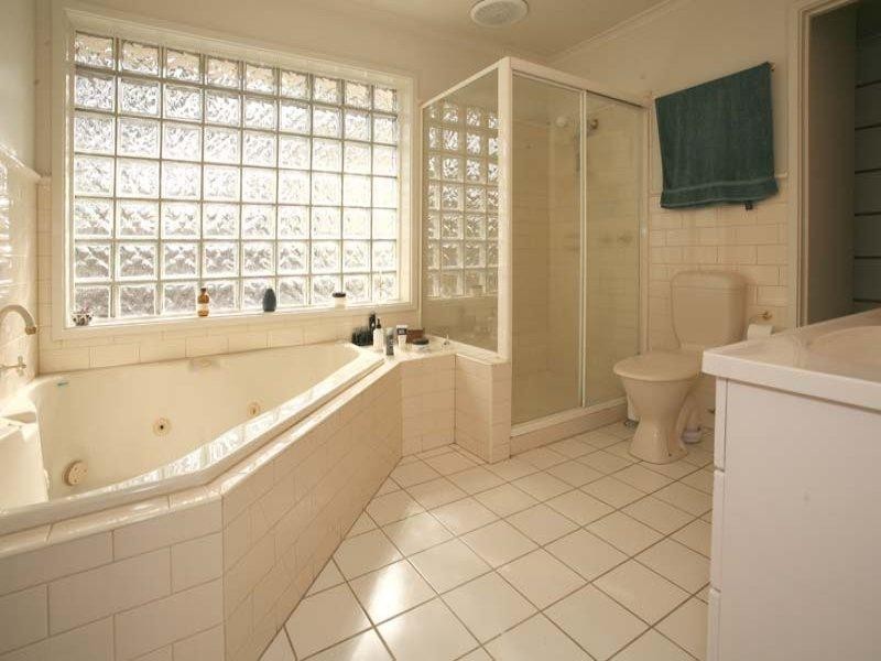 9 Maldon Court, Wheelers Hill VIC 3150