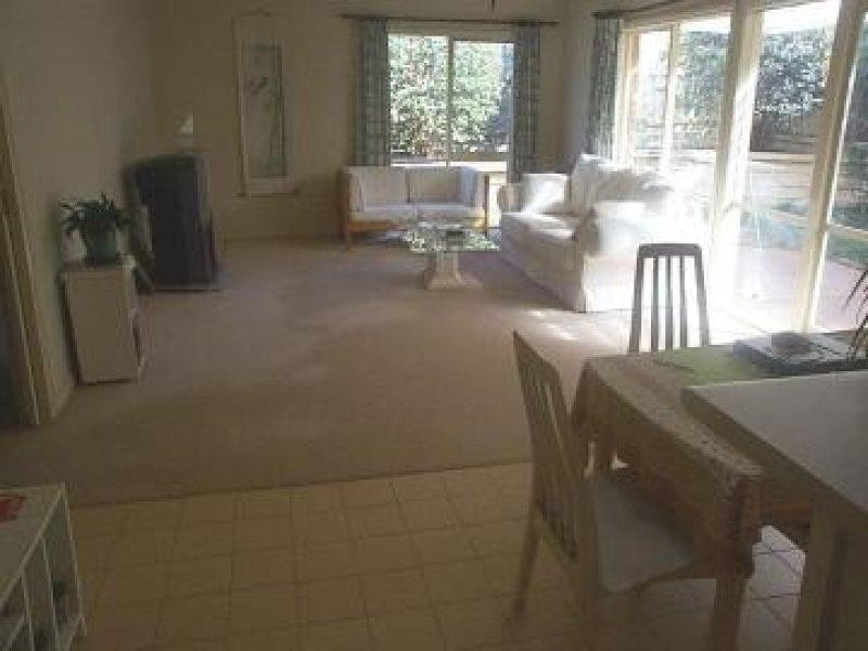 24 Hutchinson Drive, Kew VIC 3101