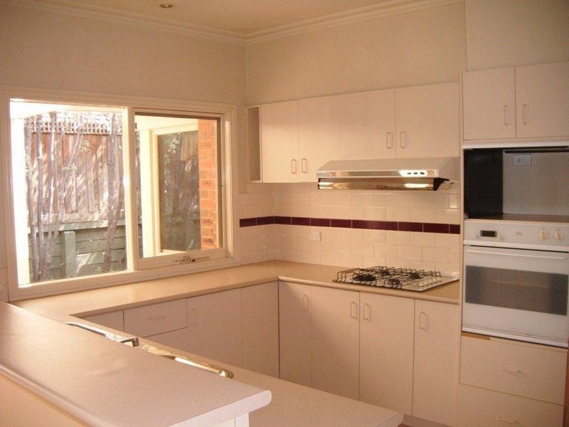 24 Hutchinson Drive, Kew VIC 3101