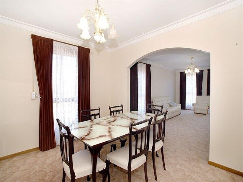 2 Cezanne Crescent, Wheelers Hill VIC 3150