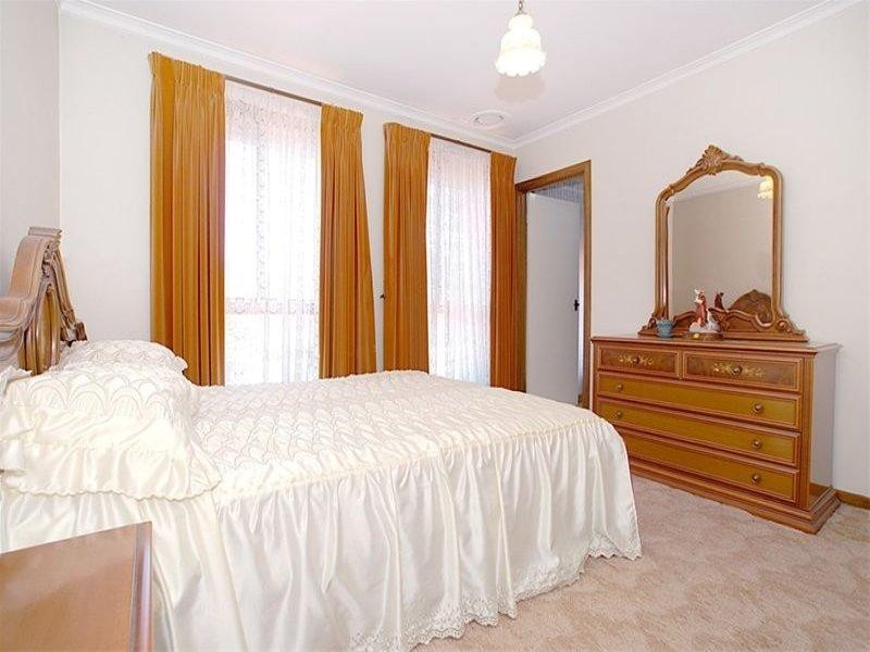 2 Cezanne Crescent, Wheelers Hill VIC 3150