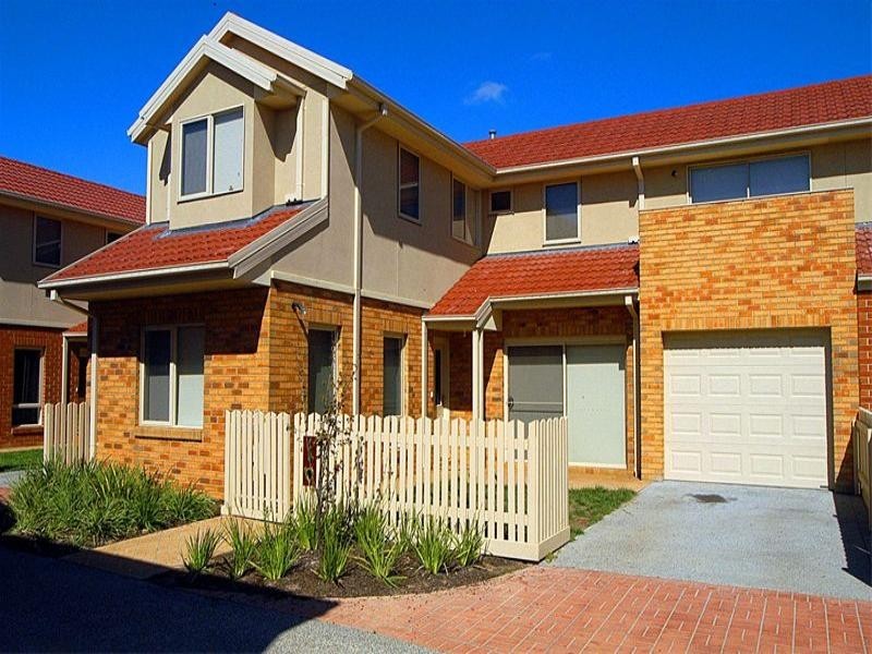 9/2 McKelvie Court, Glen Waverley VIC 3150