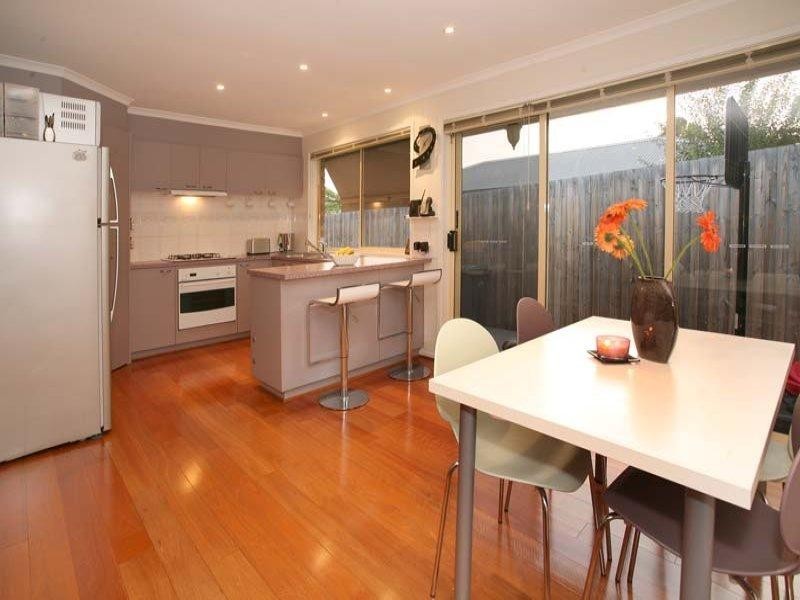 2/9 Surrey Road, Mount Waverley VIC 3149