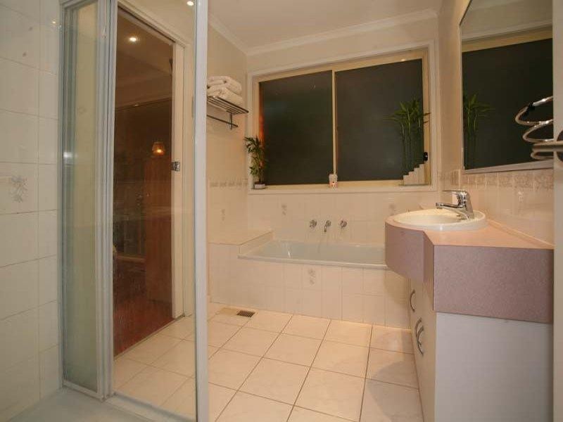 2/9 Surrey Road, Mount Waverley VIC 3149