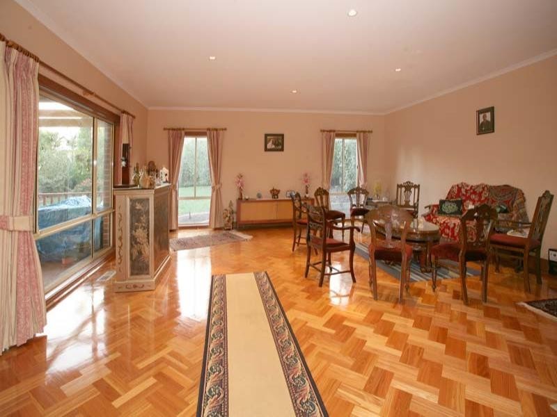 2 Wyuna Court, Wheelers Hill VIC 3150