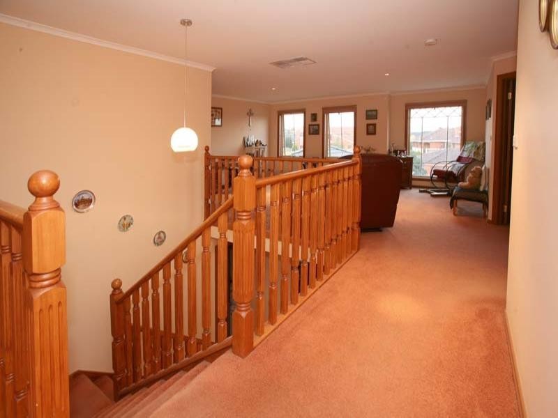 2 Wyuna Court, Wheelers Hill VIC 3150