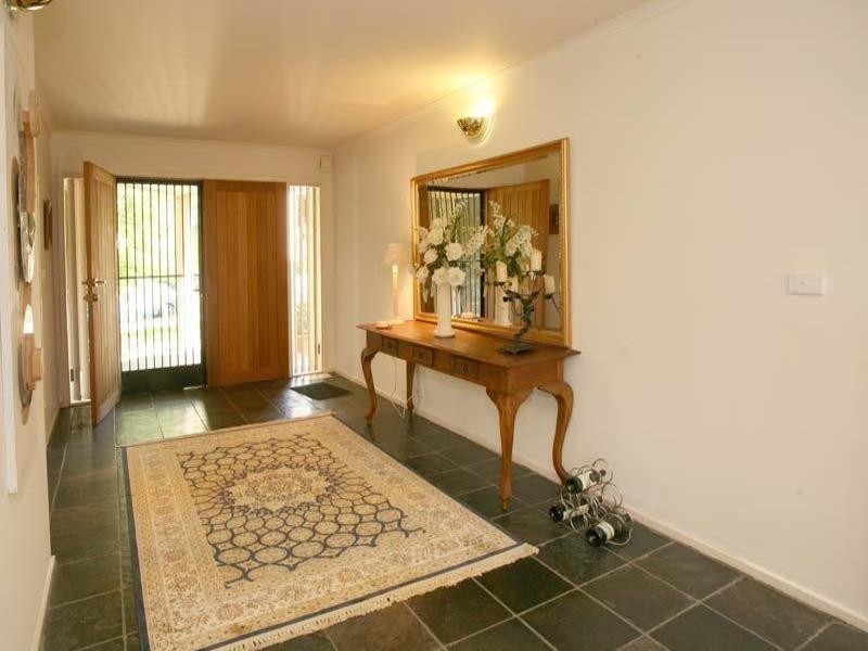 3 Annetta Court, Wheelers Hill VIC 3150