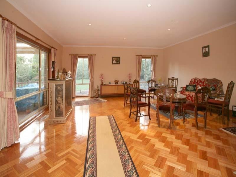 2 Wyuna Court, Wheelers Hill VIC 3150