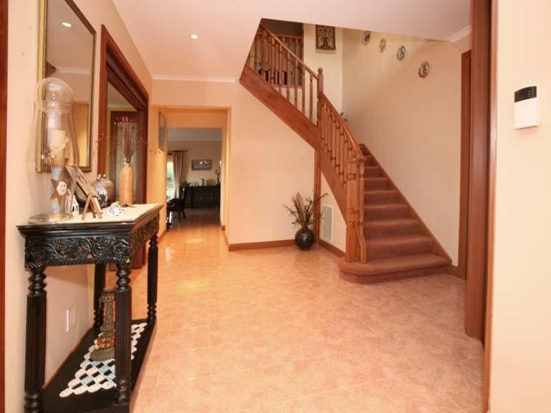 2 Wyuna Court, Wheelers Hill VIC 3150