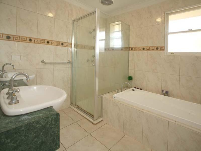 10A Caledonia Crescent, Mulgrave VIC 3170