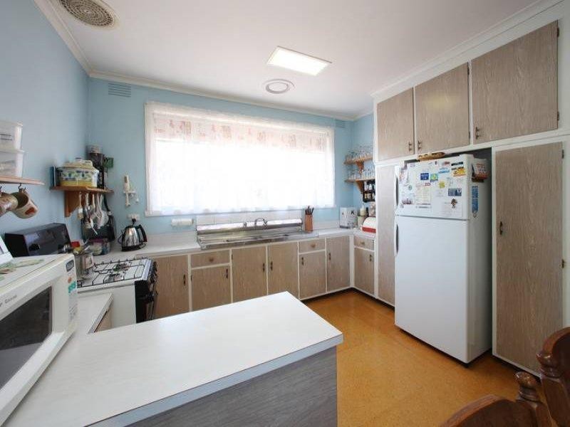 44 Enfield Drive, Bayswater VIC 3153