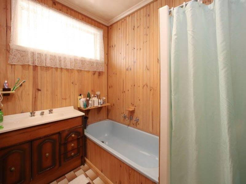 44 Enfield Drive, Bayswater VIC 3153