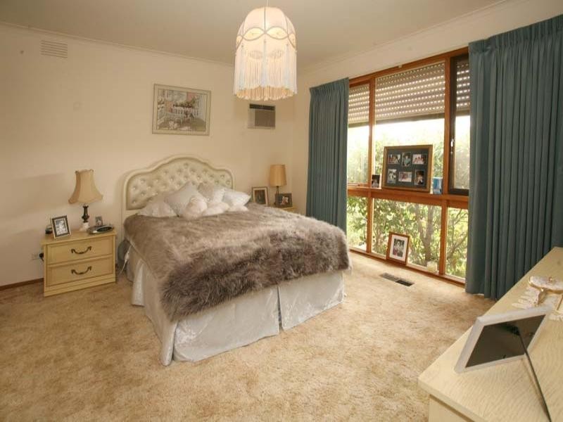 13 Ferres Court, Glen Waverley VIC 3150