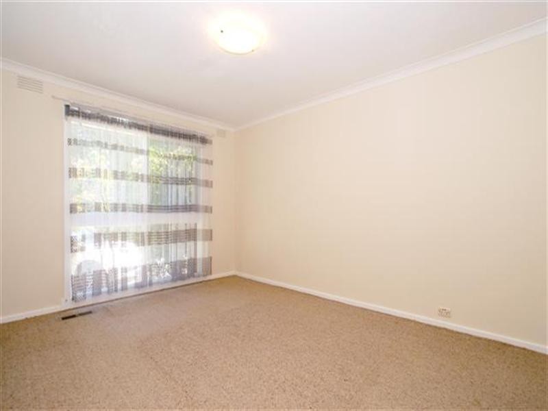 8 Warwick Court, Glen Waverley VIC 3150