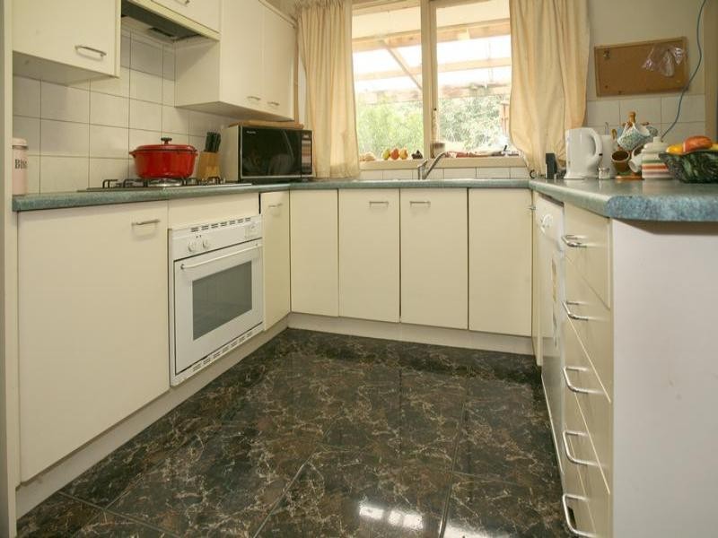 11 Hollygreen Drive, Wheelers Hill VIC 3150