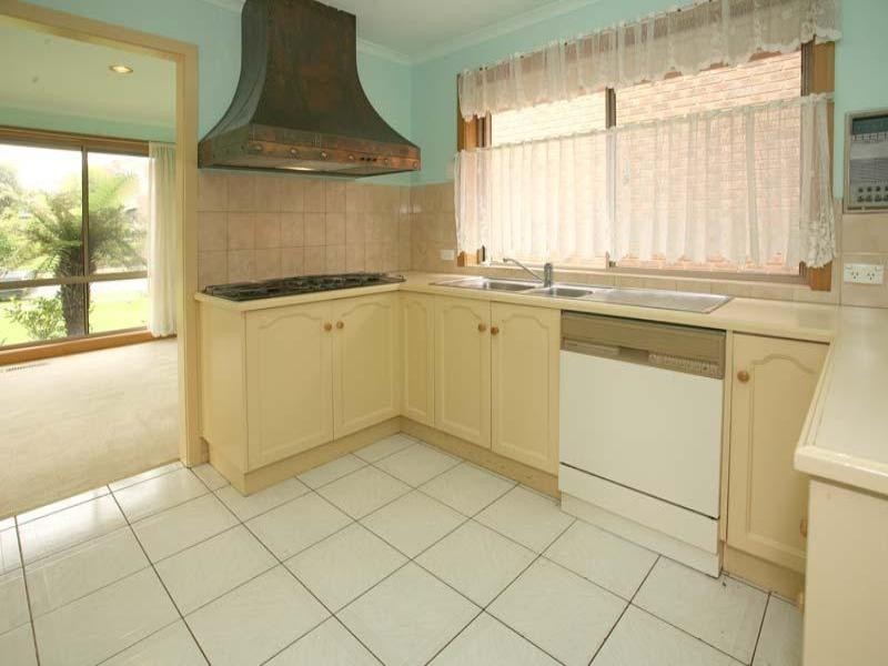 55 Tourmaline Crescent, Wheelers Hill VIC 3150