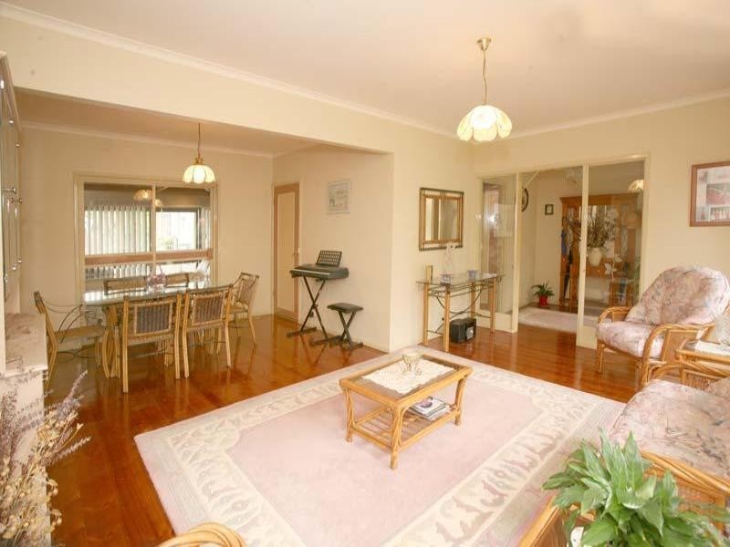 91 King Arthur Drive, Glen Waverley VIC 3150