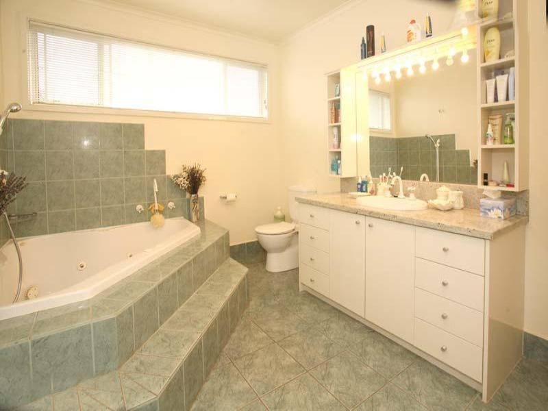 91 King Arthur Drive, Glen Waverley VIC 3150