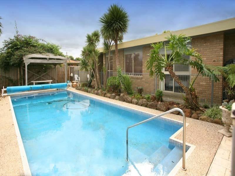 91 King Arthur Drive, Glen Waverley VIC 3150