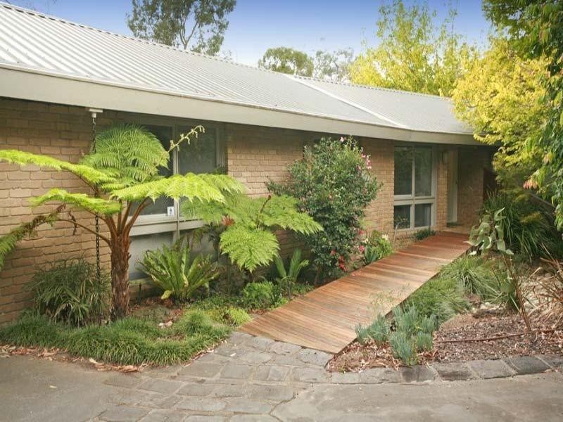 13 Bengal Crescent, Mount Waverley VIC 3149