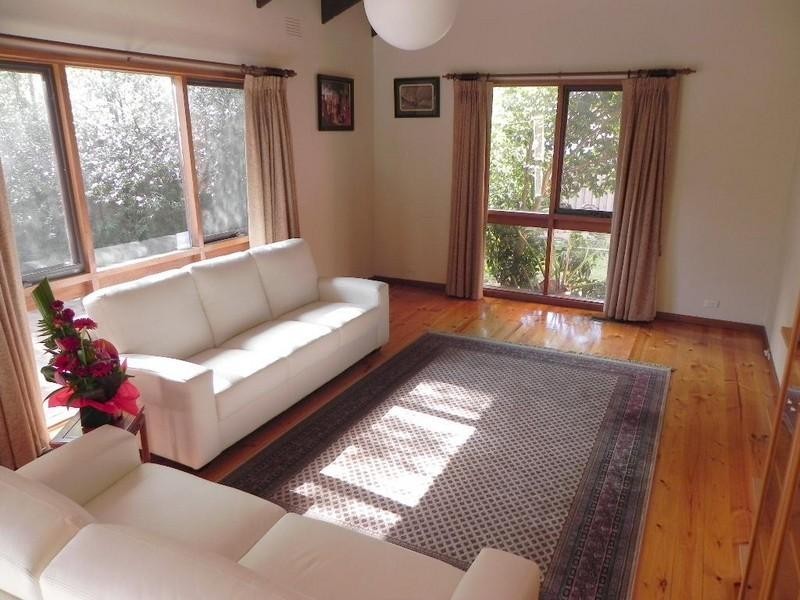 8 Danene Court, Vermont South VIC 3133