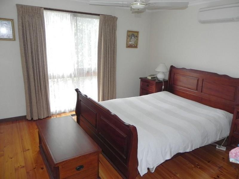 8 Danene Court, Vermont South VIC 3133